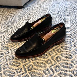 Aerosoles East Side Loafers in Black Leather, size 6.5